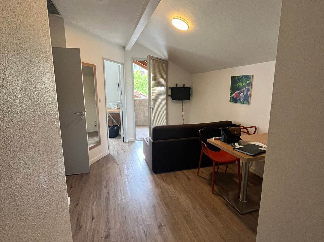 渣油加乐里塔特里酒店主图