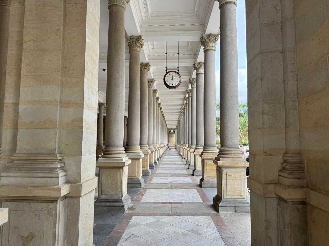 瓦杰迪洛温泉回廊-卡罗维发利必去景点