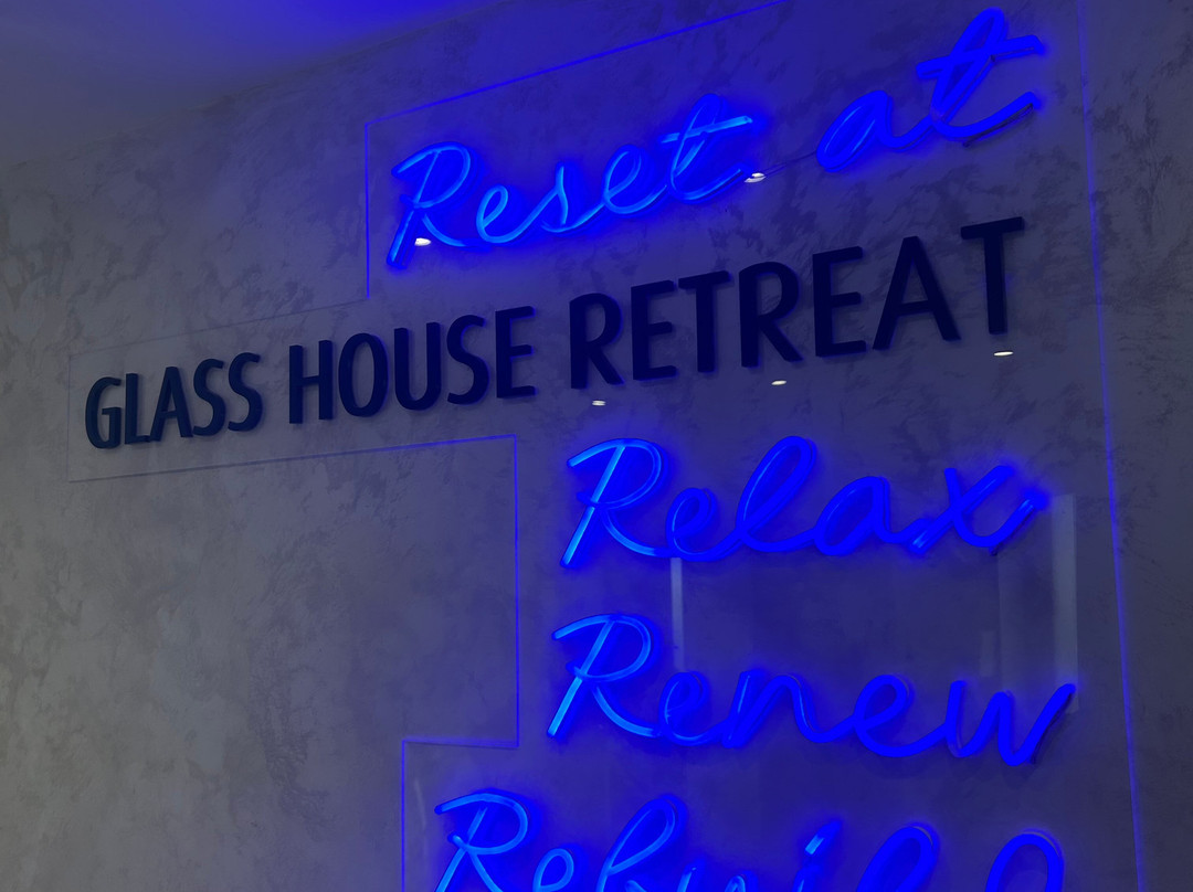 Glass House Spa-Bulphan必去景点