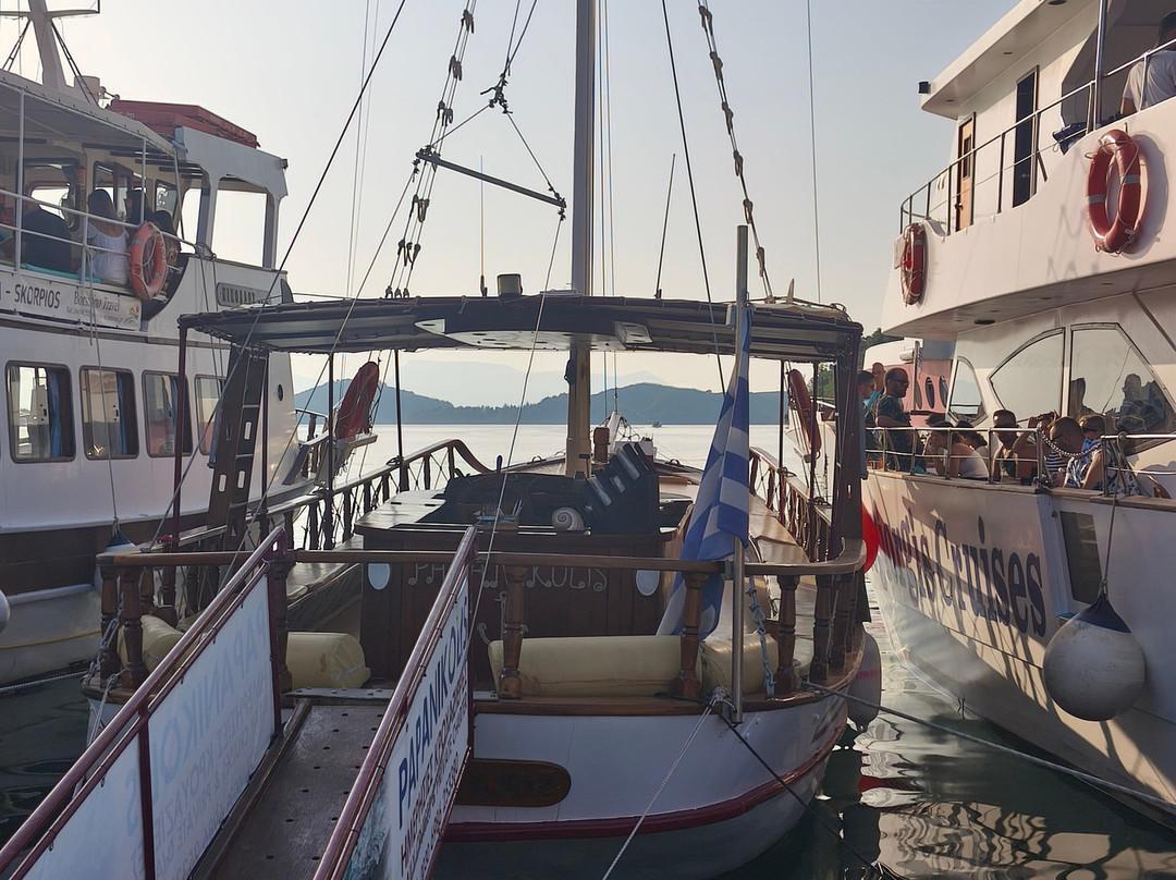 Papanikolis Cruise Boat-Nidri必去景点