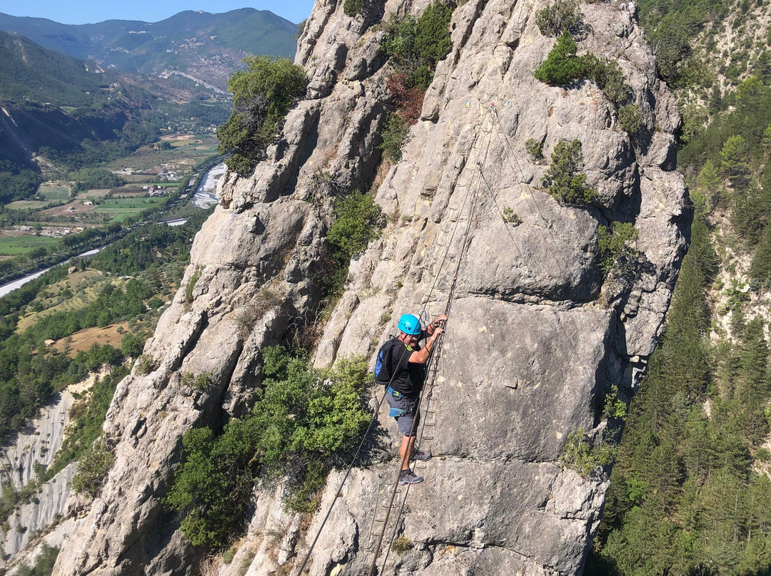 Bureau des Guides de Canyon-卡斯特亚纳必去景点