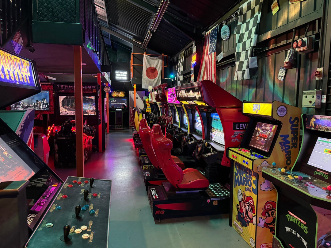 Insanity Gaming Arcade-普尔必去景点