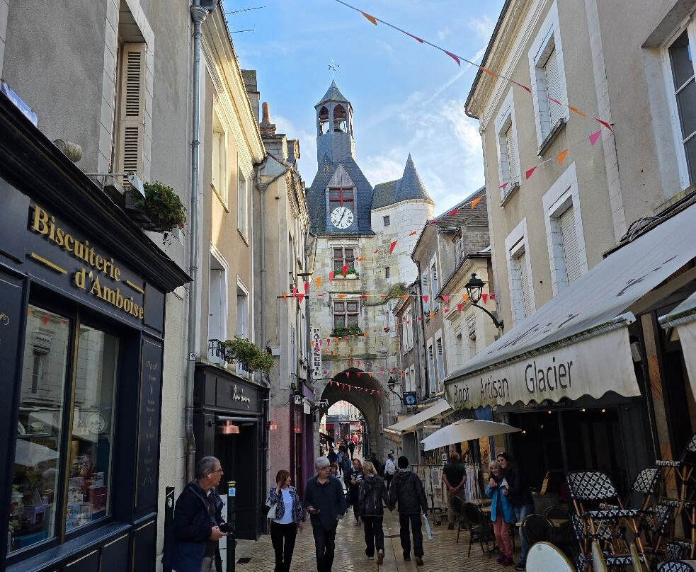 Tour De L’Horloge-昂布瓦斯必去景点
