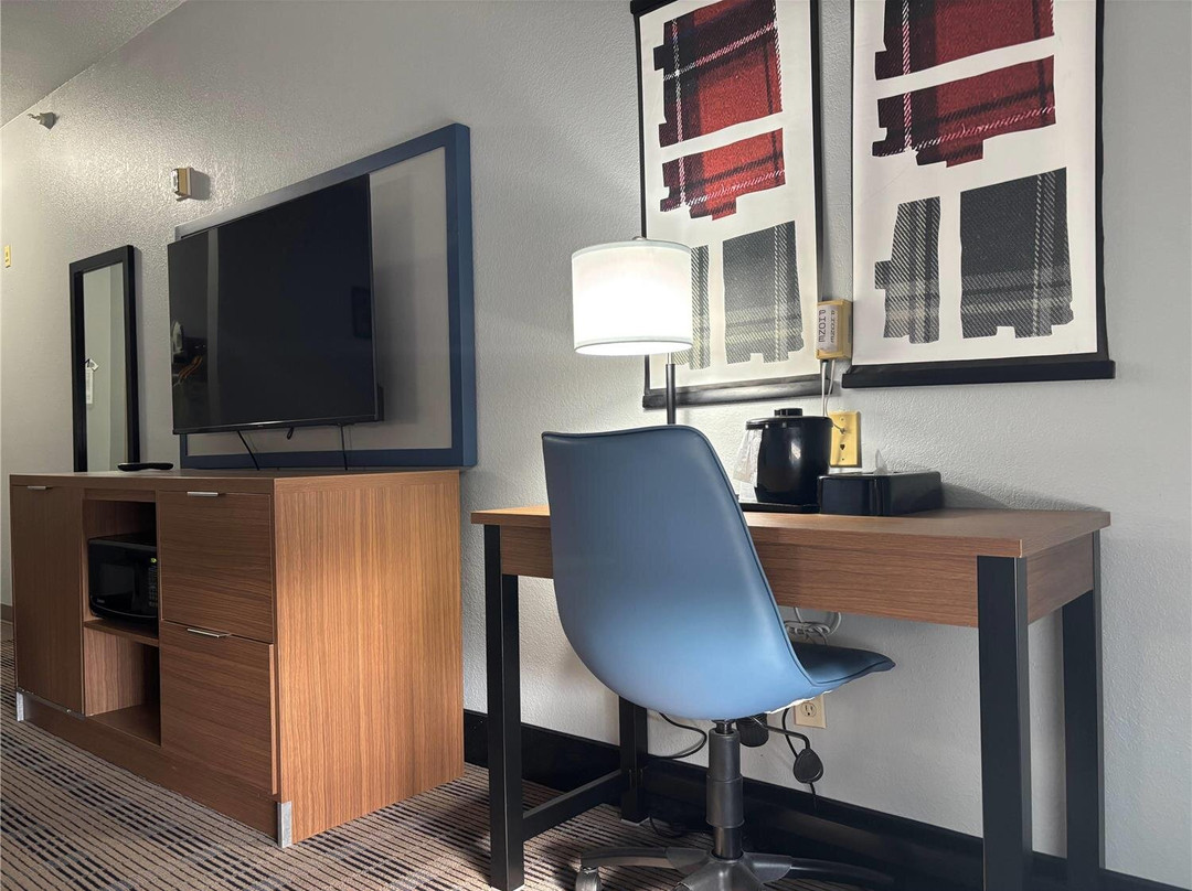 AmericInn By Wyndham Galesburg