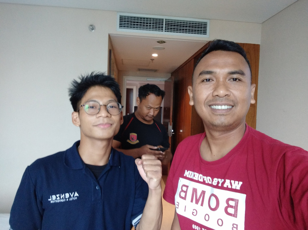 Avenzel Hotel and Convention Cibubur主图