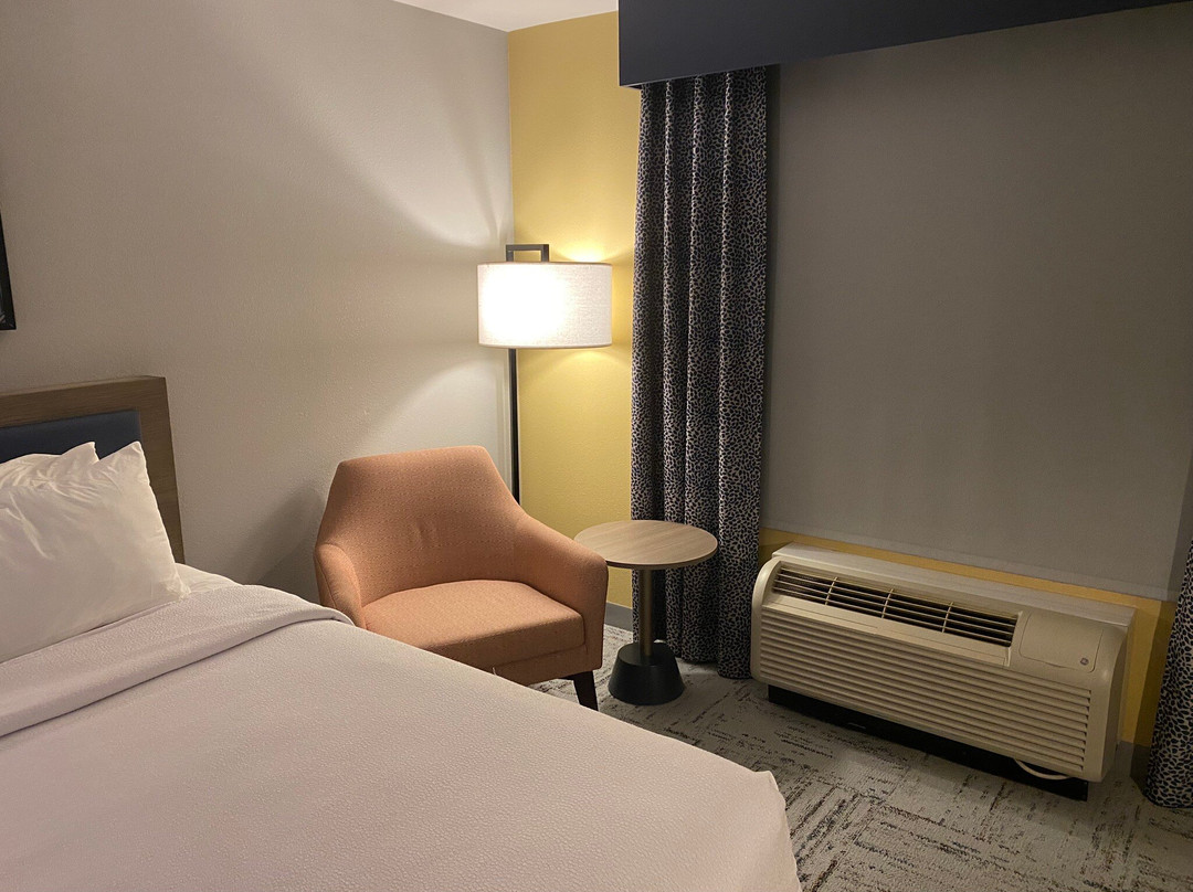 夏洛特/康科德希尔顿花园酒店主图