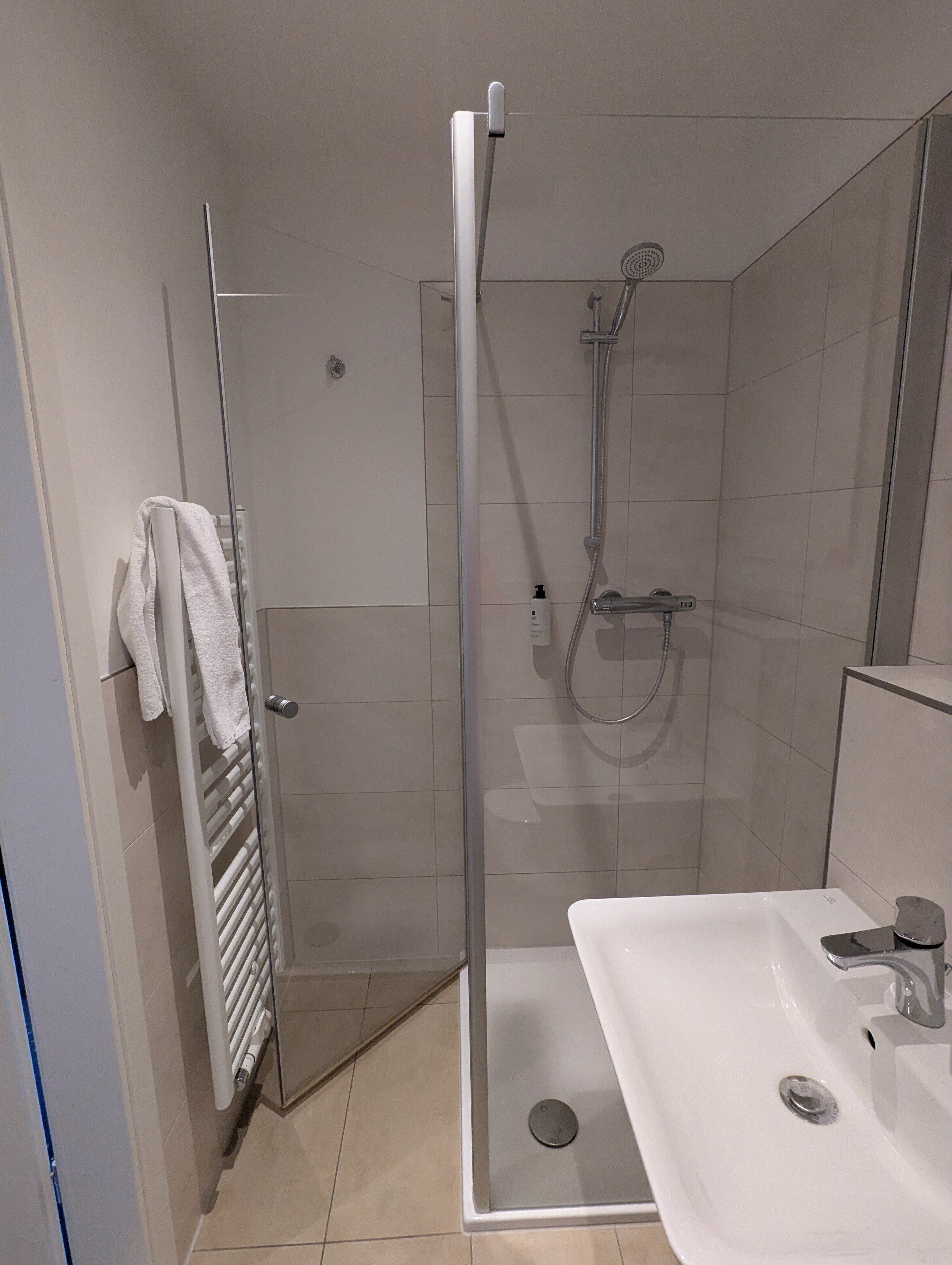 萨斯尼茨库恩酒店-官方