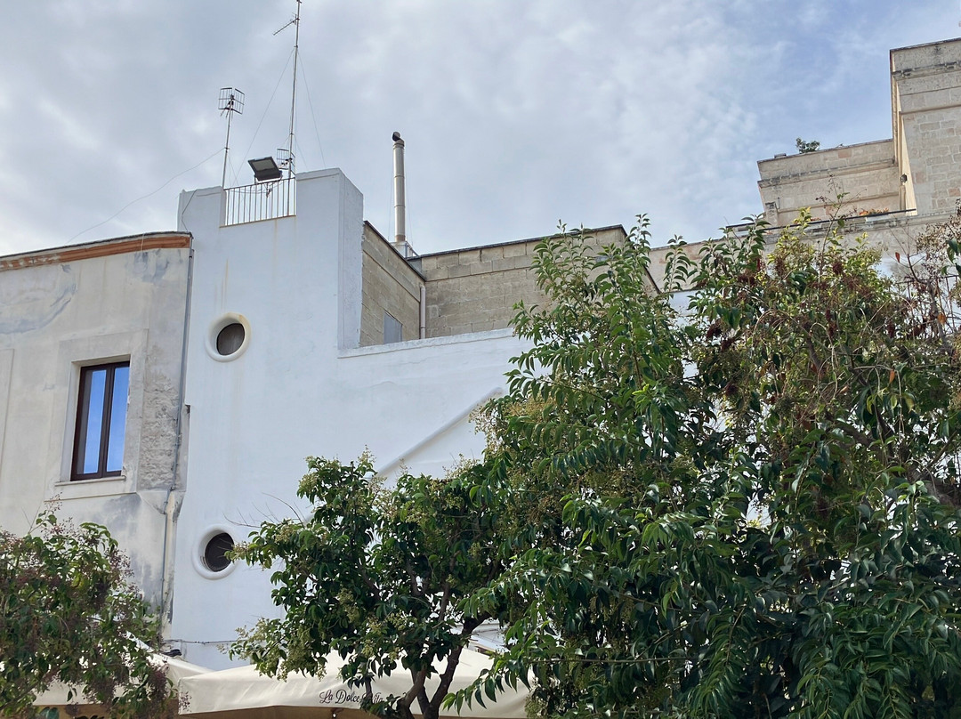 Piazza Giuseppe Garibaldi-莫诺波利必去景点