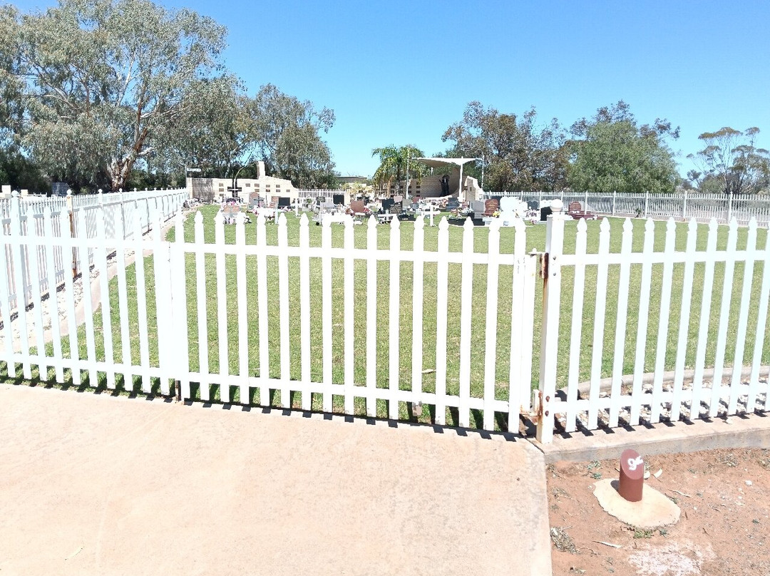 Broken Hill Cemetery Walk