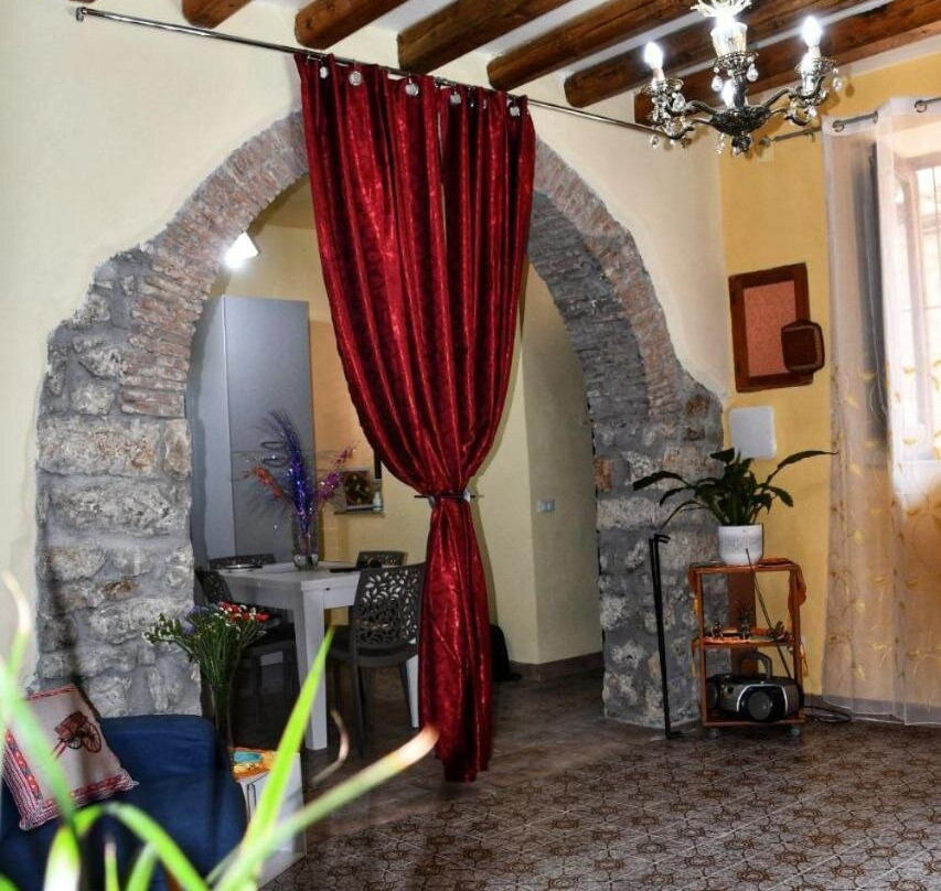L' Arco Antico