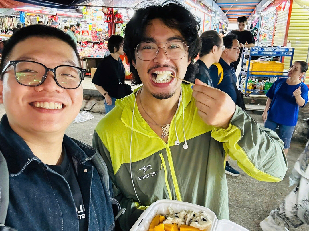 Da Nang Street Food & Sightseeing Tour By Scooter