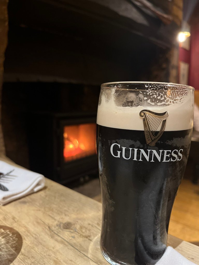 Horse and Groom-官方