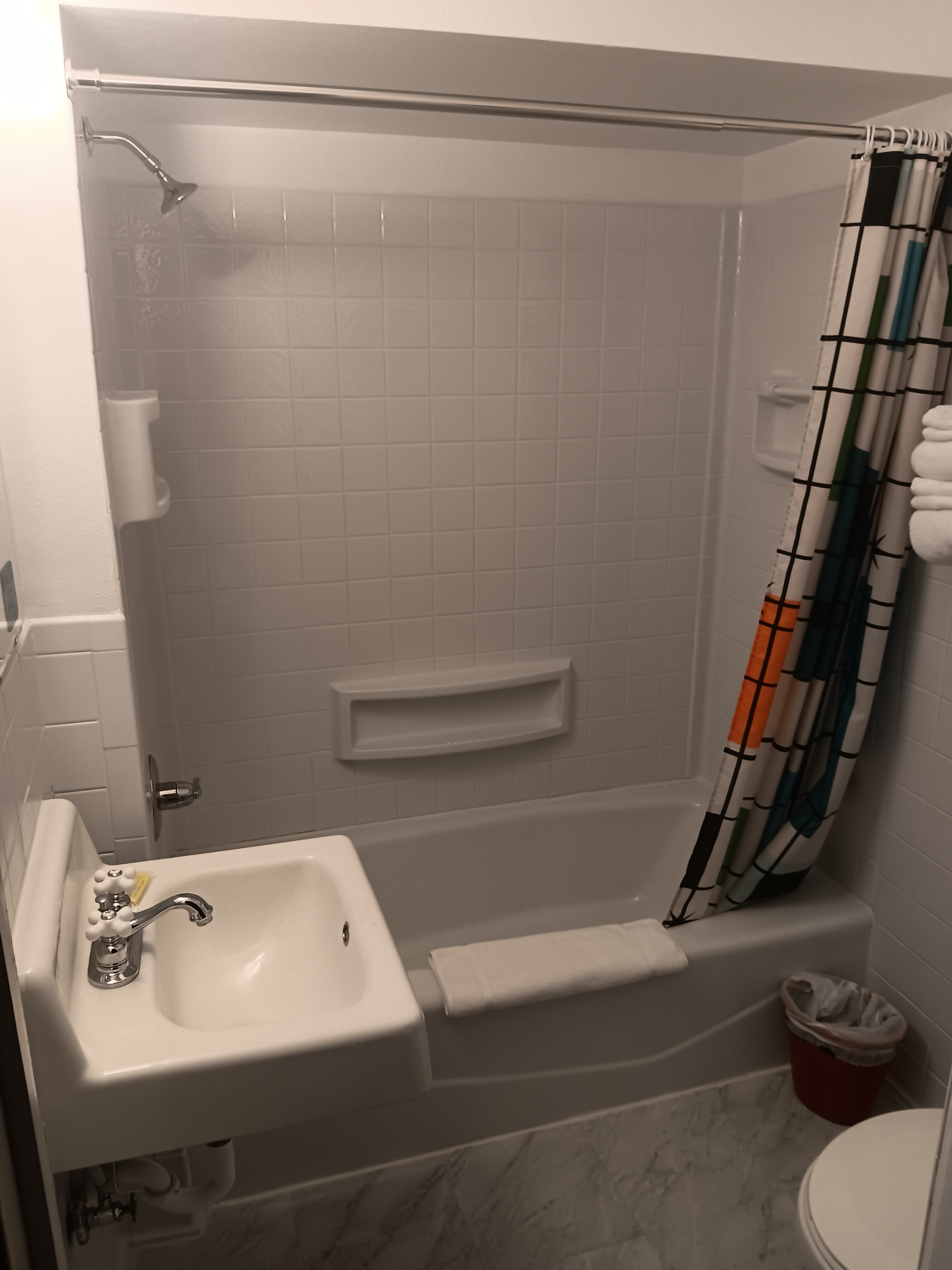 克劳福德汽车旅馆-浴室