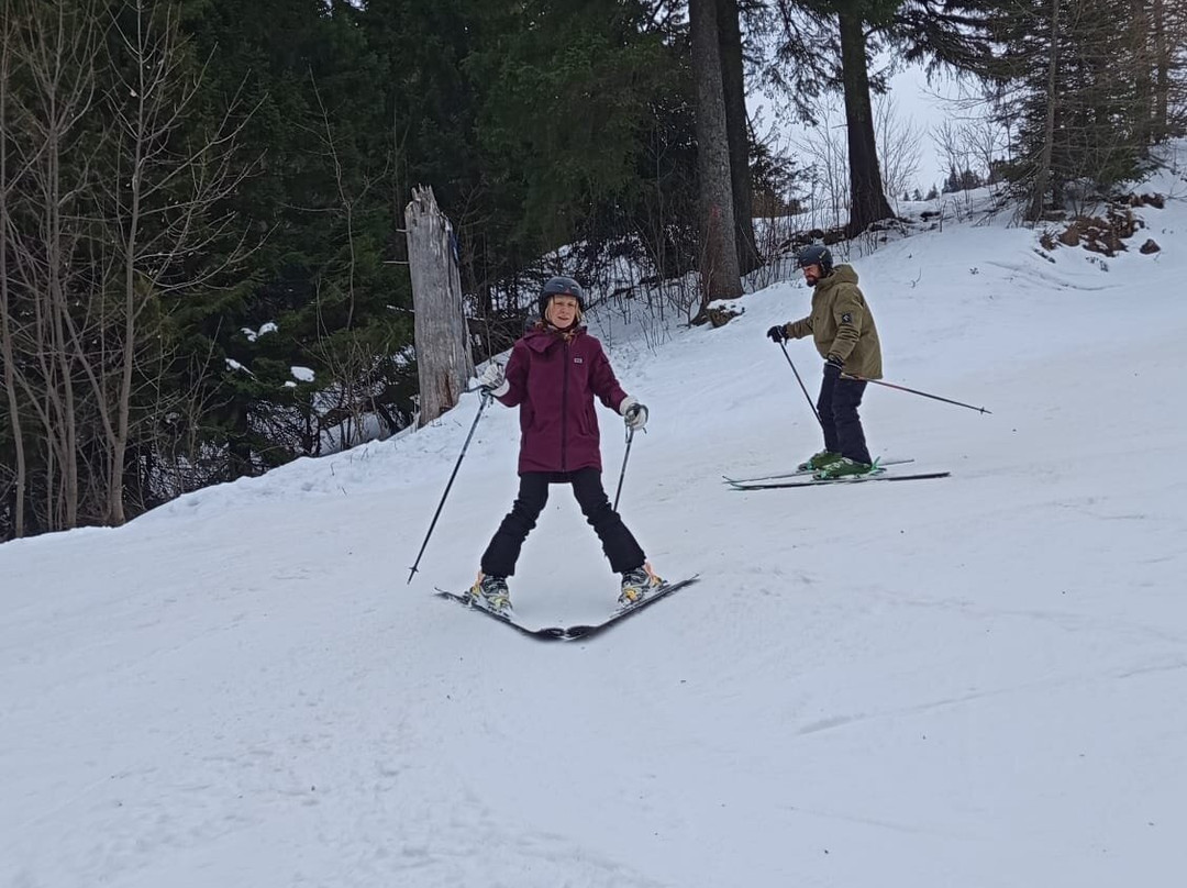 Eden Ski & Snowboard School and Rental Centre (Poiana Brasov)-波亚纳布拉索夫必去景点