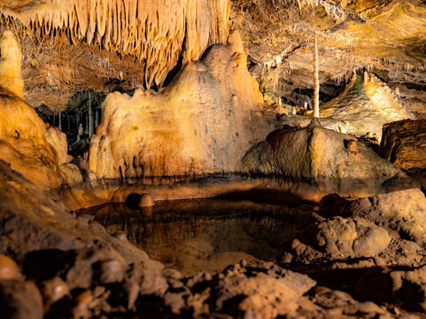 Grottes de Hotton-Hotton必去景点