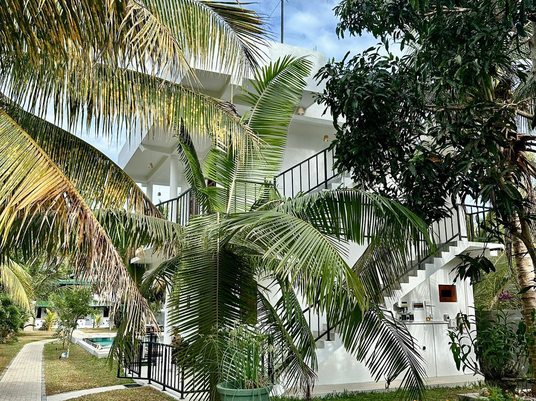 蓝天餐厅旅馆主图