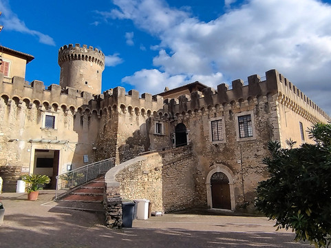 Castello Ducale Orsini-菲亚诺罗马诺必去景点