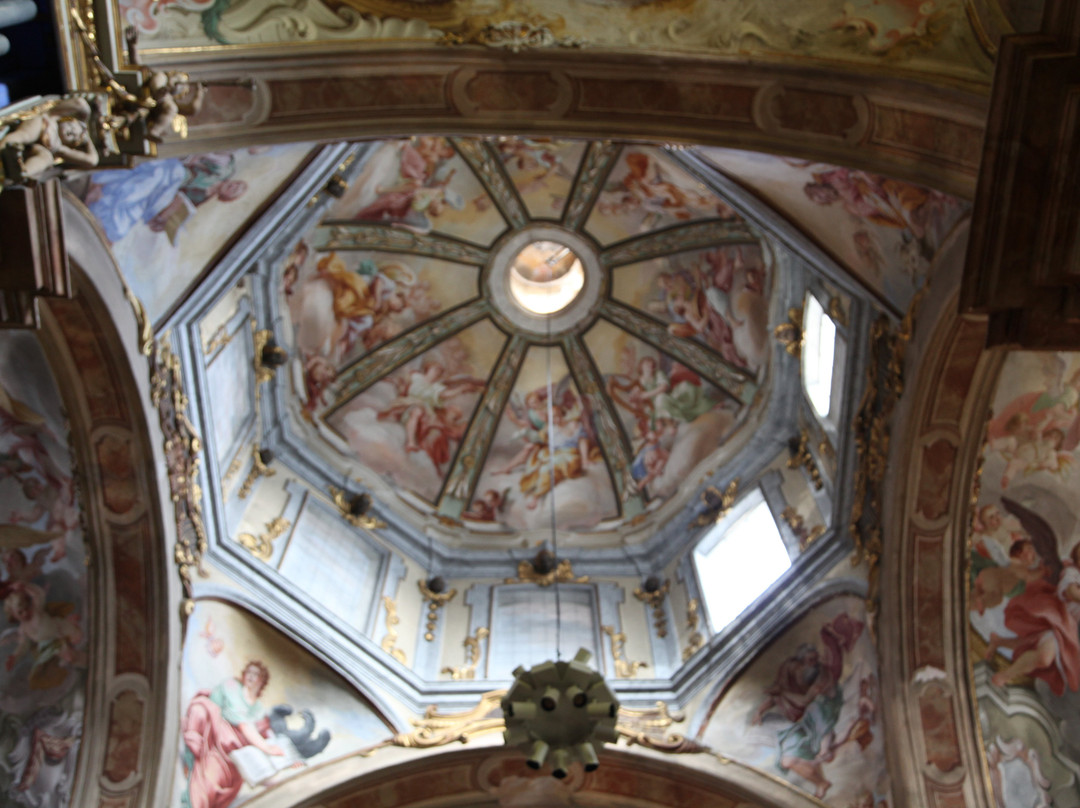 Basilica di San Giulio-奥尔塔圣朱利奥必去景点