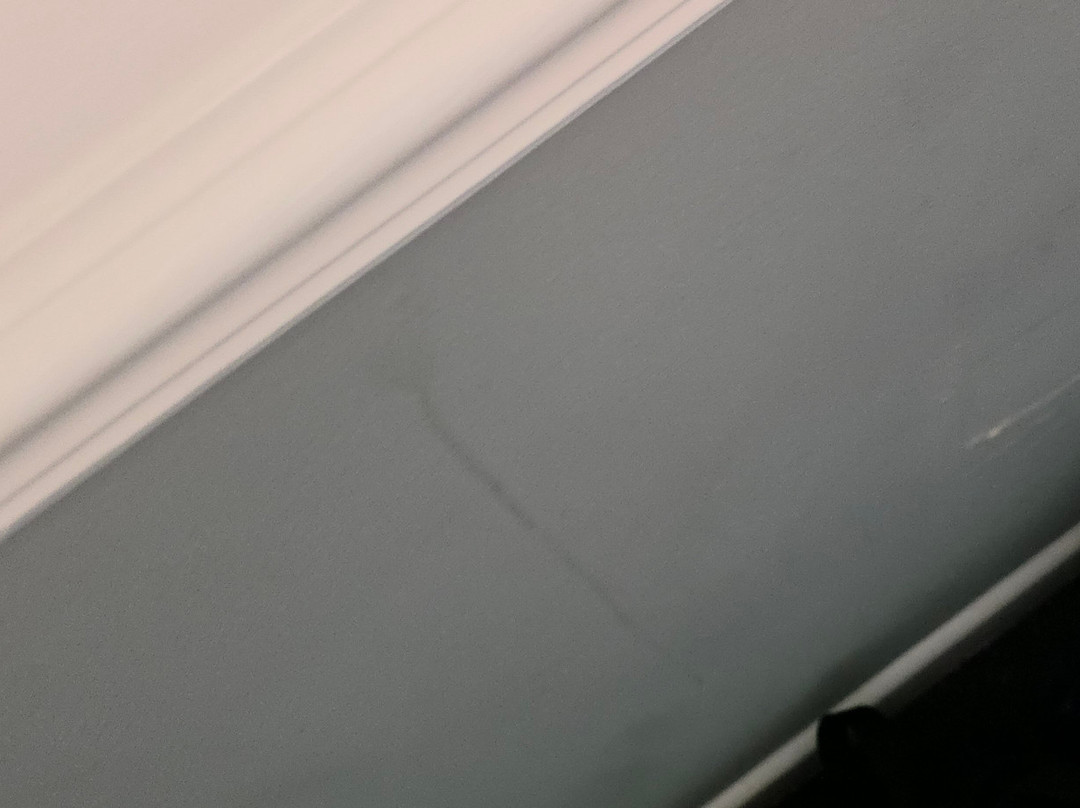 酿酒师山林小屋主图