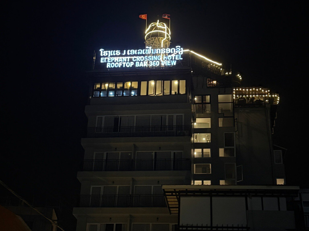 大象穿越酒店主图