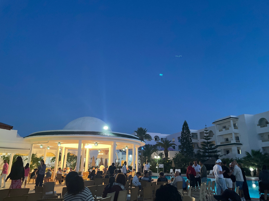 左迪阿克酒店主图