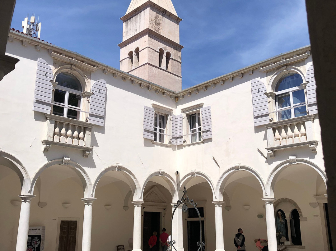 The Cloisters of Saint Francis Monastery-皮兰必去景点