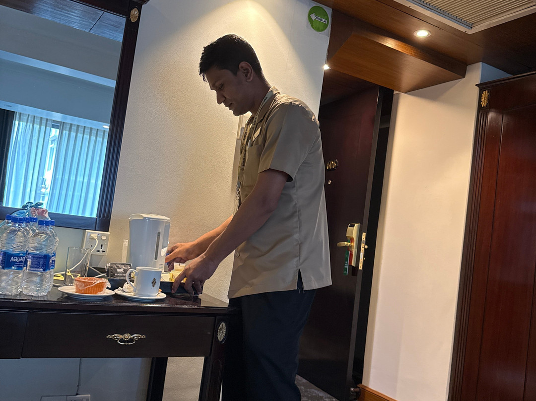 萨日娜酒店主图