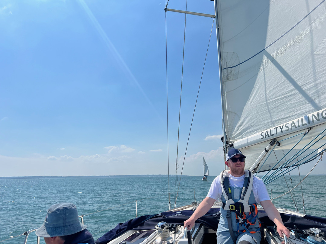 Salty - Sailing and Powerboat Experiences-考兹必去景点