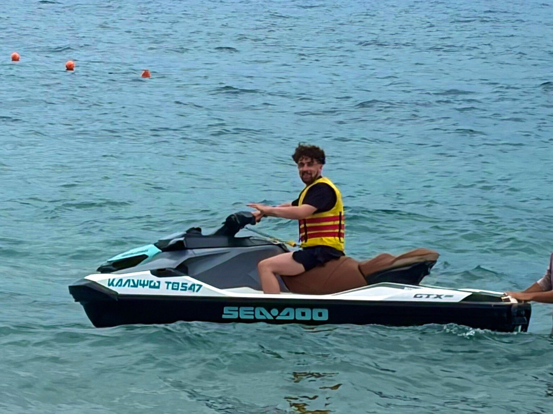 Volcano Water Sports-佩里萨必去景点