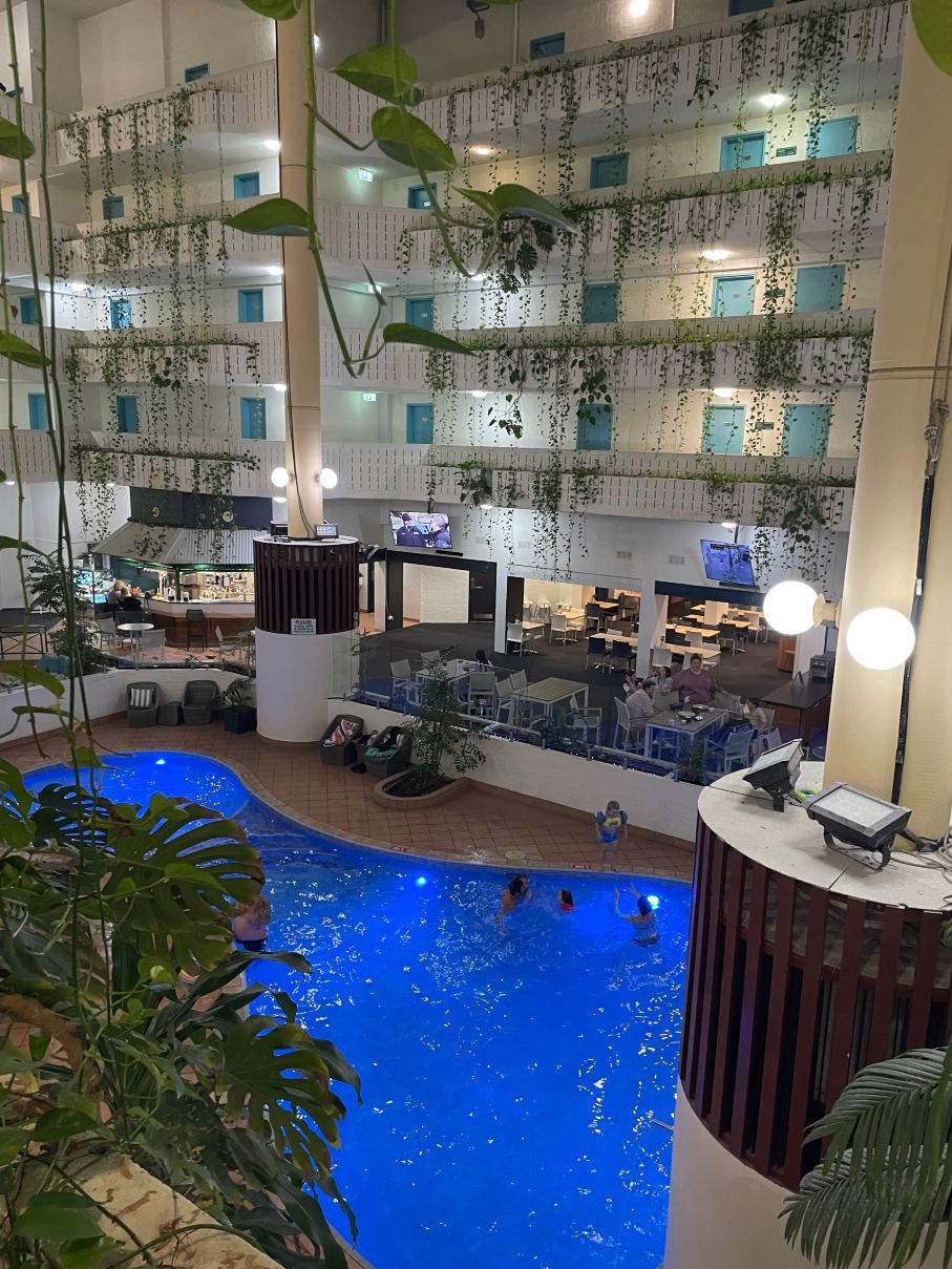 中庭酒店-旅行者