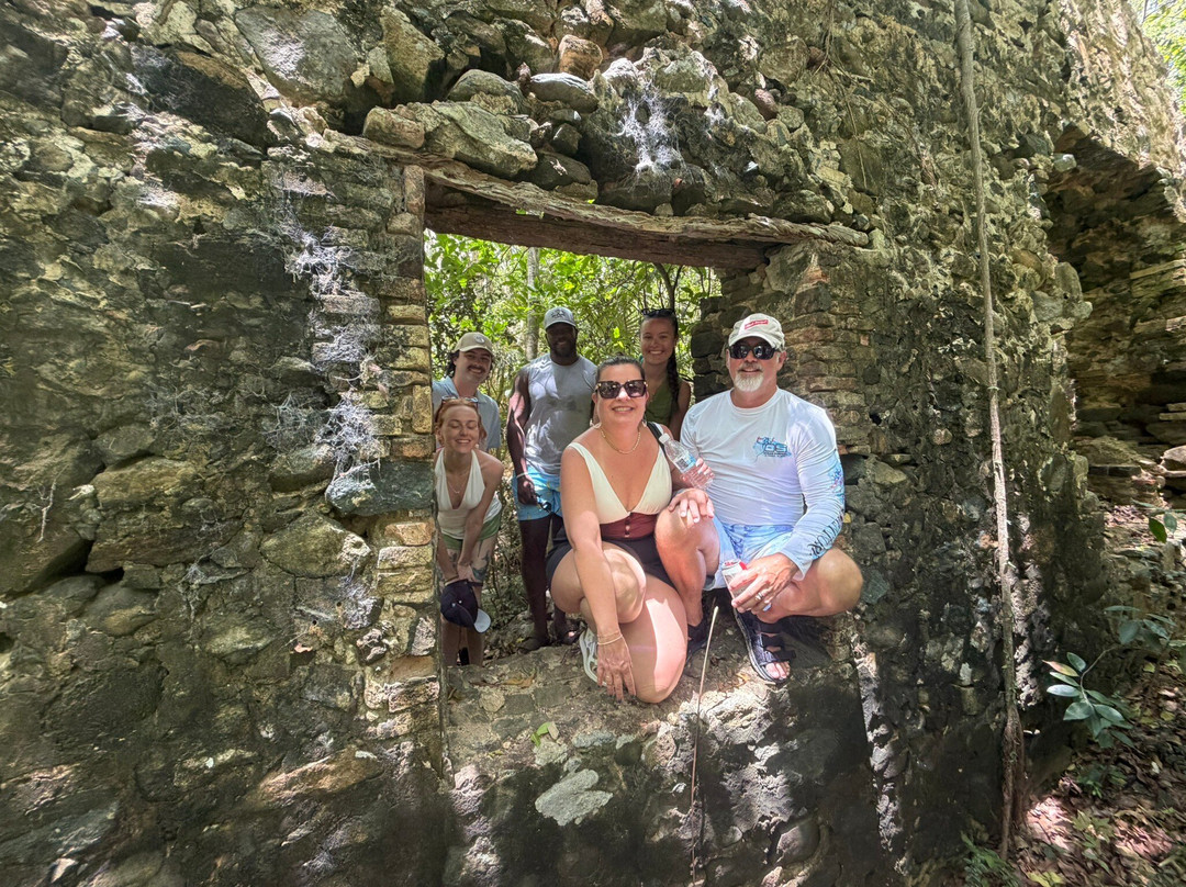 Islandbuddy Jeep Tours-圣 托马斯必去景点