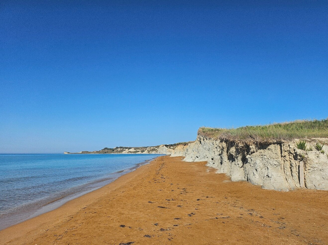 Xi Beach-Mantzavinata必去景点