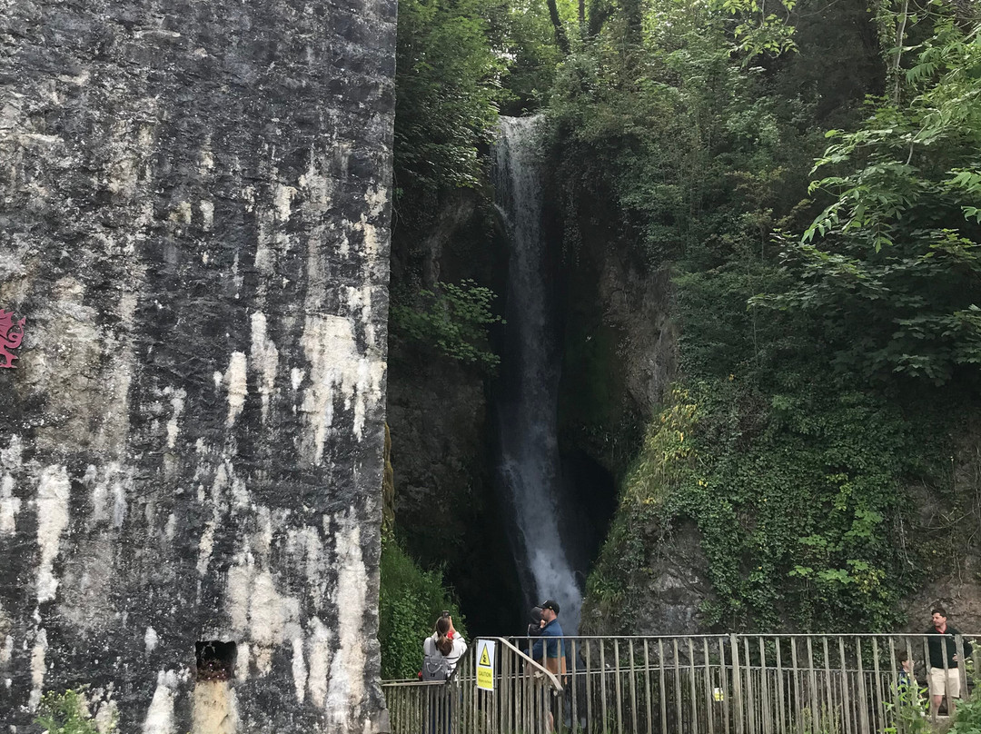 Dyserth Waterfall-Dyserth必去景点