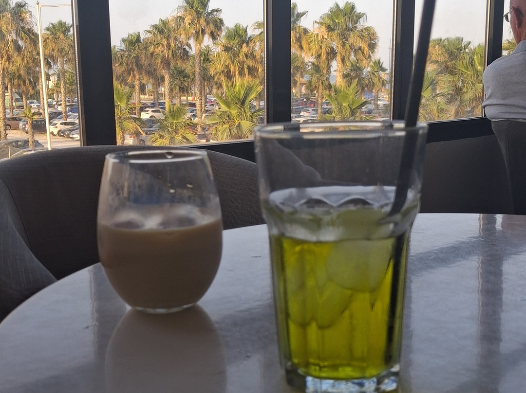 普恩特皇家酒店主图