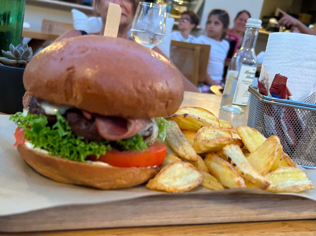Mood Cafe & Bar