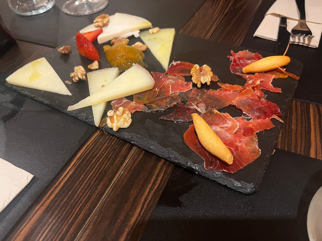 Diestro Tapas y Paellas
