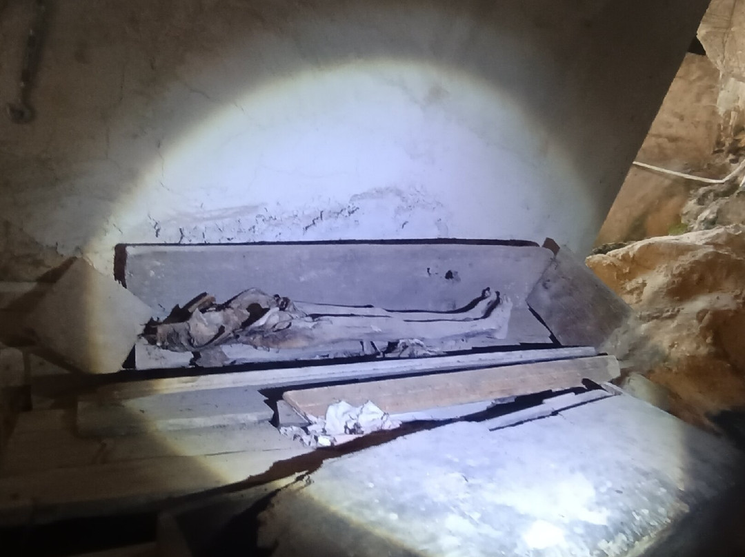 Grotta del Santuario di San Michele Arcangelo-Sant'Angelo a Fasanella必去景点