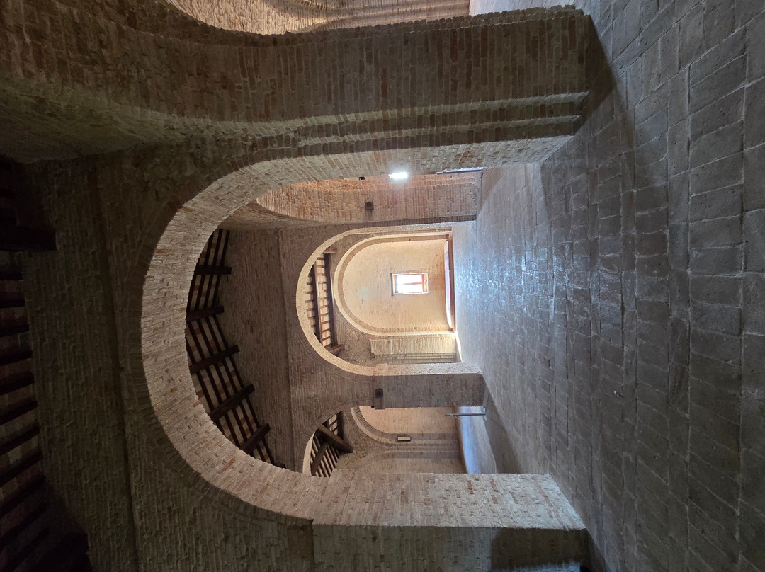 Chiesa di San Claudio al Chienti-科里多尼亚必去景点