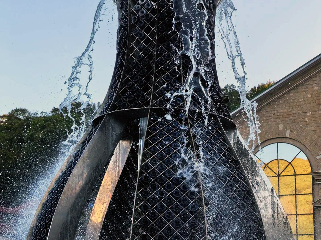 Fountain Tsar Butylka Shampanskogo-Abrau-Durso必去景点