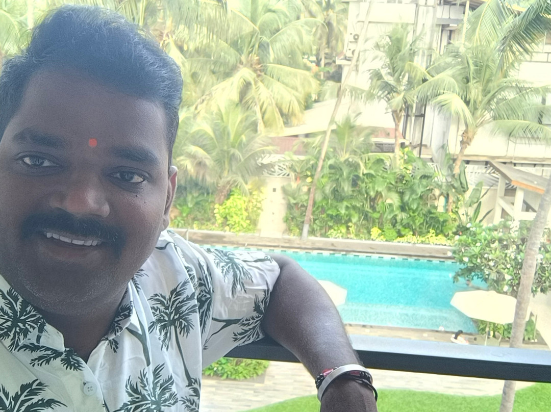 果阿坎多林假日酒店主图