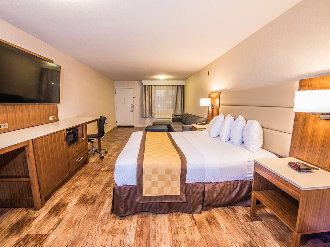 卡尔弗城旅居酒店主图