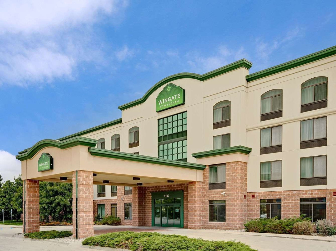 Wingate by Wyndham Fargo