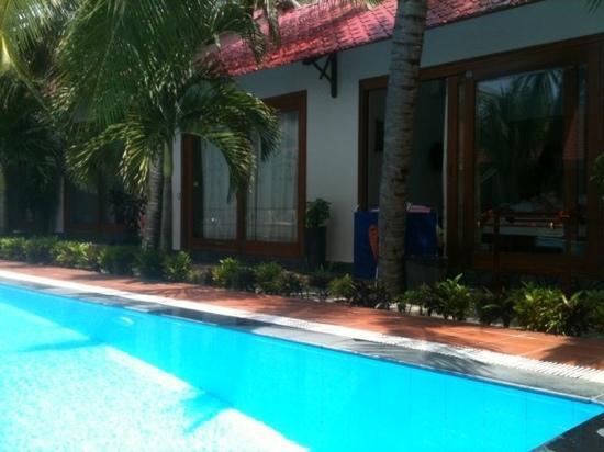 Sunrise Hotel-泳池