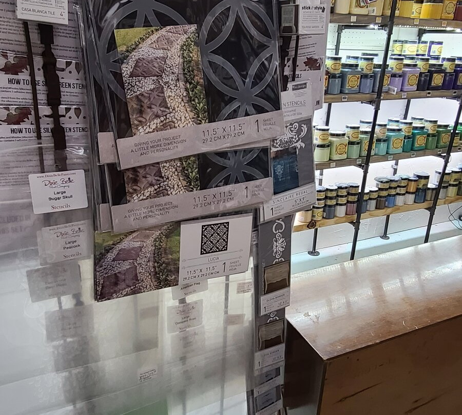 Artsy Fartsy Antiques & More-斯普林必去景点