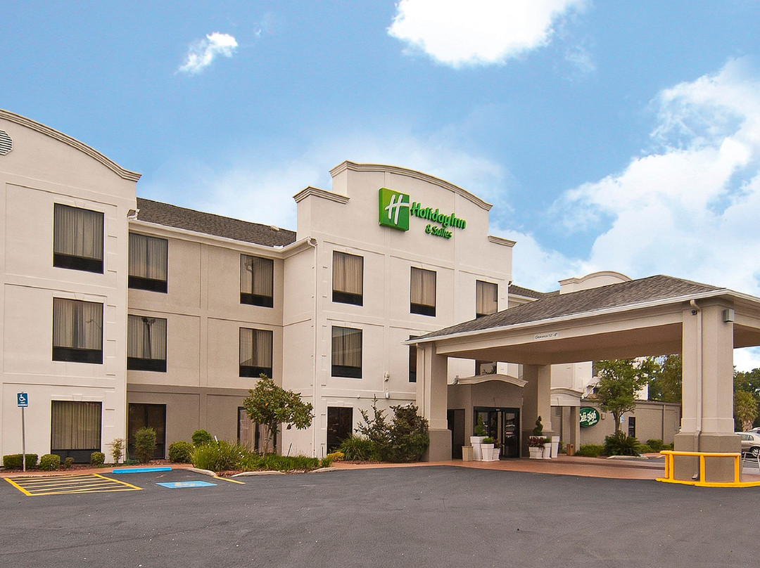 奥普露萨斯假日酒店主图