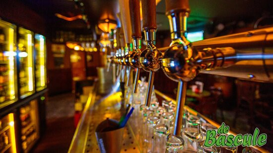 Beer & Sports Bar De Bascule-Helmond必去景点