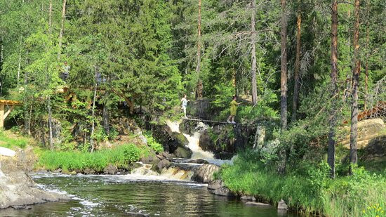 Ruskeala Waterfalls景点图片