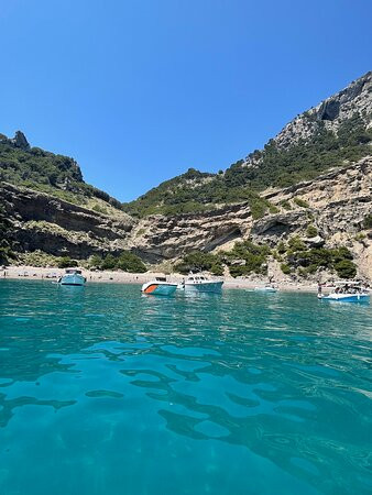 Mallorca Boat Hire-阿尔库迪亚港必去景点