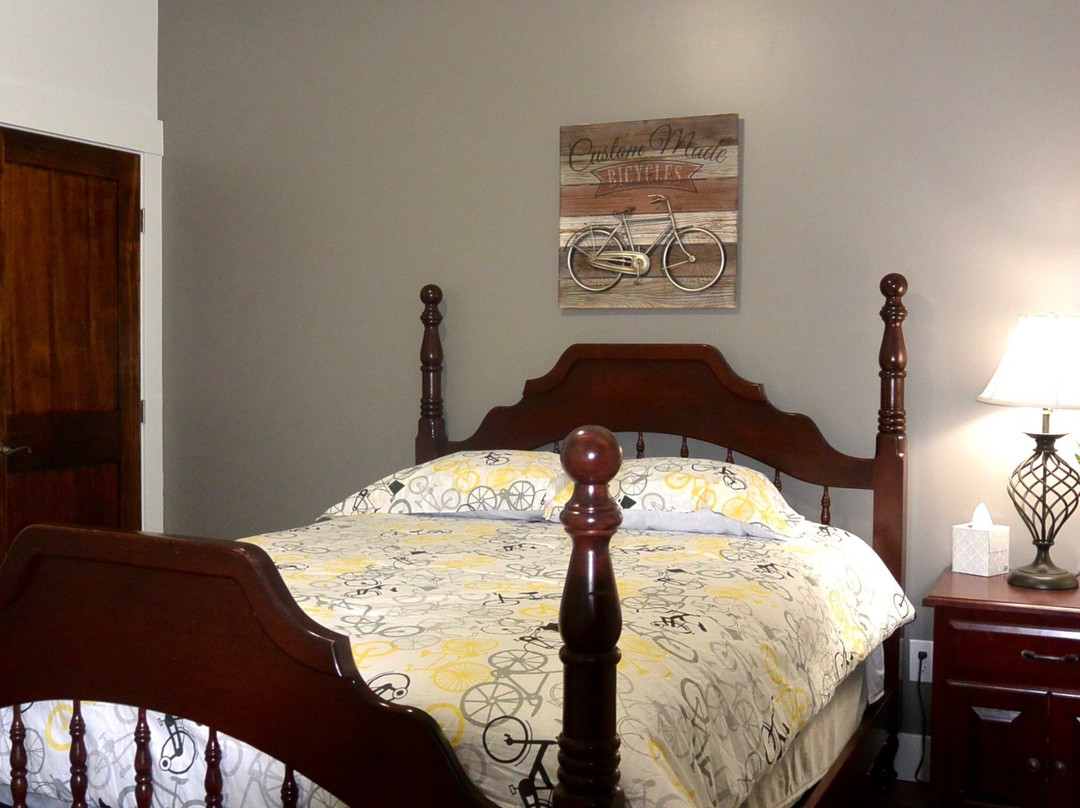 Little Luckiamute Creekside B&B主图