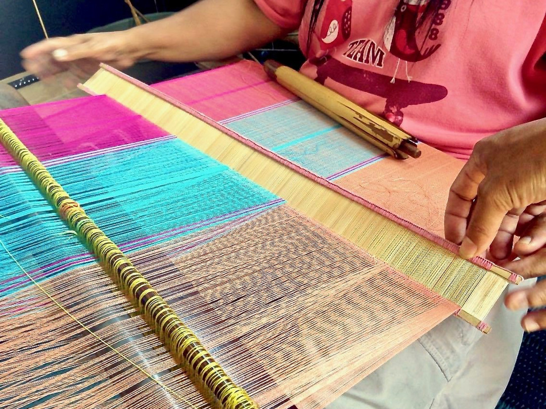 Cemara Rompes - Lombok Weavers' Craft景点图片